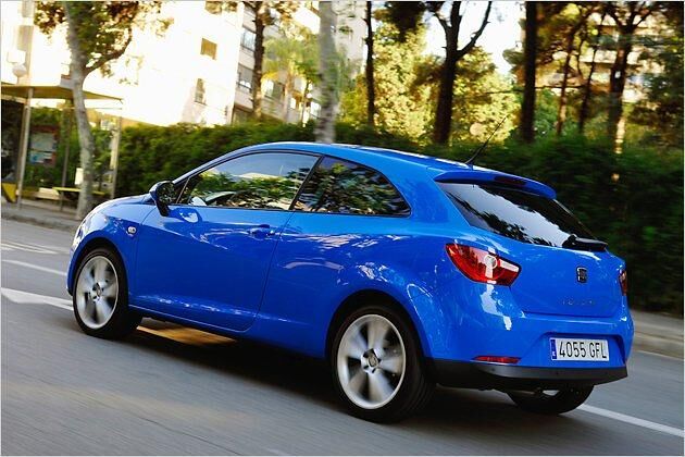 Der Benziner mit Turboaufladung treibt den Kleinwagen zügig und spritzig voran
