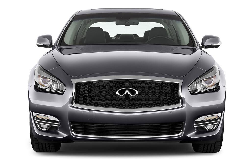 Infiniti Q70 (Baujahr 2017) Premium 4 Türen Frontansicht