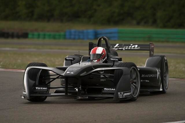 Test: DS-Performance DSV-02 - Mein Ritt im Formel-E-Renner   