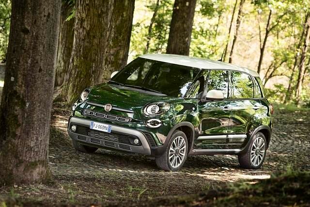 Das Motorenangebot mit drei Benzinern und zwei Dieseln im Leistungsband von 70 kW/95 PS bis 88 kW/120 PS ist  gleichgeblieben