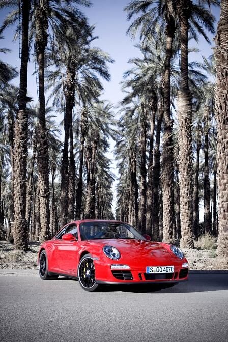 Porsche 911 Carrera GTS