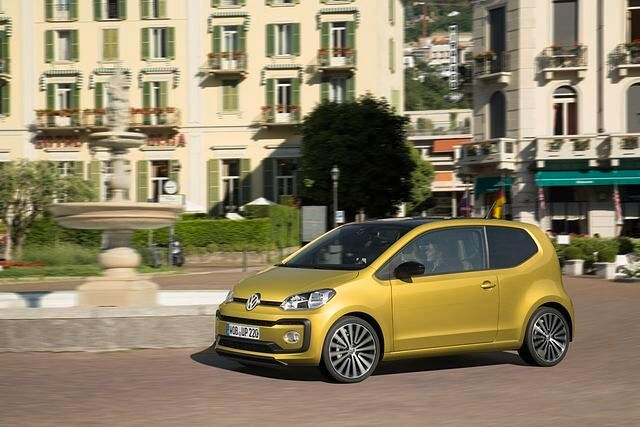 Vorne sitzen auch länger gewachsene Fahrer gut, dann sind die Plätze im Fond allerdings nur noch eine bessere Ablage.
