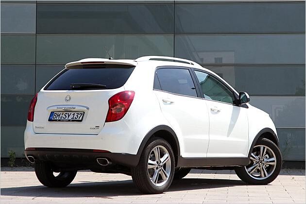 Dieser Wagen hat die Top-Ausstattungslinie Sapphire und rollt auf 18-Zoll-Rädern