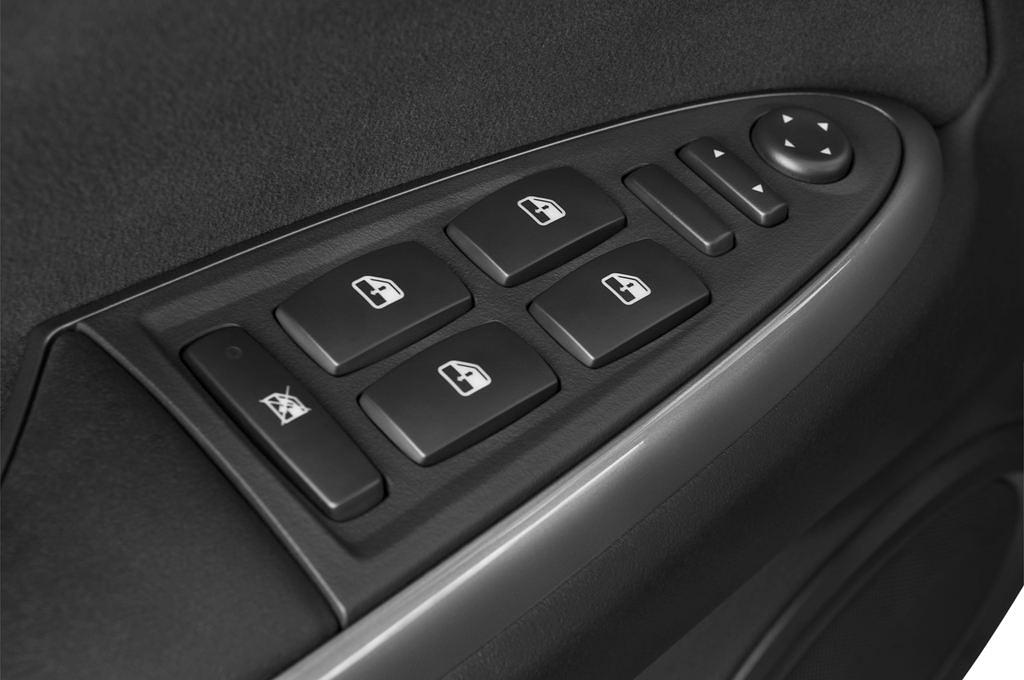 FIAT Croma (Baujahr 2010) Emotion 5 Türen Bedienungselemente Tür