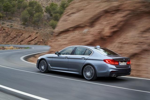 Der 190-PS-Diesel beschleunigt in 7,6 Sekunden aus dem Stand auf 100 km/h, maximal sind 230 km/h drin