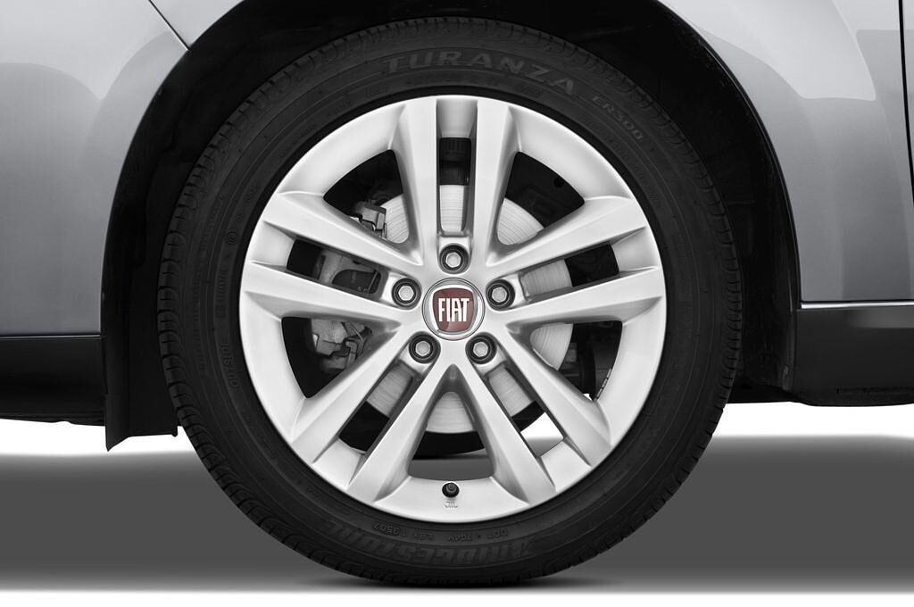 FIAT Croma (Baujahr 2010) Emotion 5 Türen Reifen und Felge