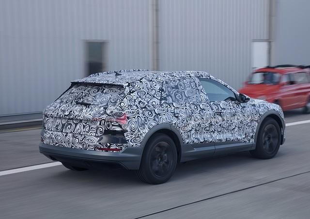 Fast genau zwei Jahre ist es her, dass die entsprechende Technik-Studie mit der Bezeichnung e-tron quattro concept auf der IAA 2015 erstmals präsentiert wurde.