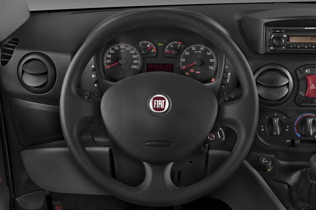 FIAT Doblo (Baujahr 2010) Dynamic 5 Türen Lenkrad