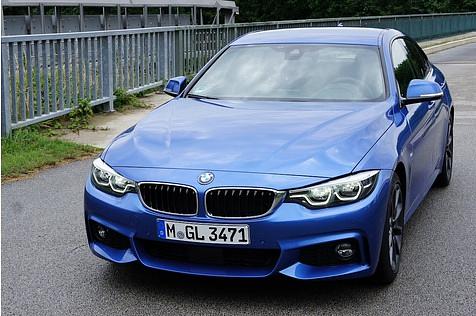 Mit dem 326-PS-Sechszylinder Motor ist man souverän unterwegs, allerdings lag der Testverbrauch von 9,4 l/100 km über der Werksangabe