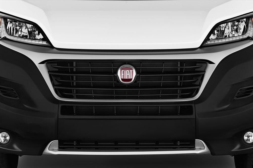 FIAT Ducato Warentransport (Baujahr 2016) 33 130 Multijet L2H2 4 Türen Kühlergrill und Scheinwerfer