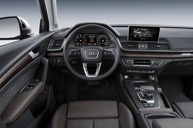 Das Interieur ist auditypisch kühl und technisch gestaltet