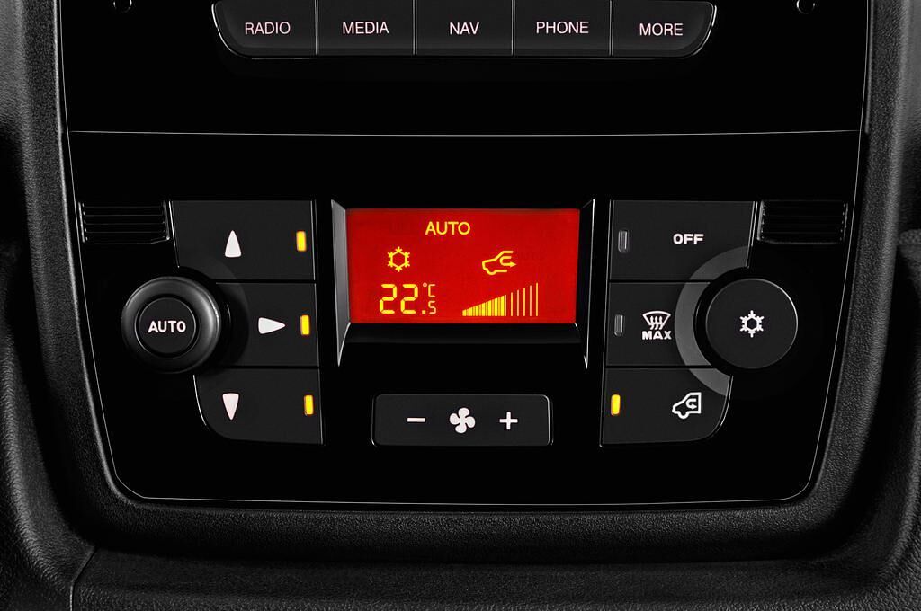 FIAT Ducato Warentransport (Baujahr 2016) 33 130 Multijet L2H2 4 Türen Temperatur und Klimaanlage