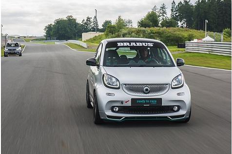 Das Smart Brabus Renn-Taxi hat rund 125 PS