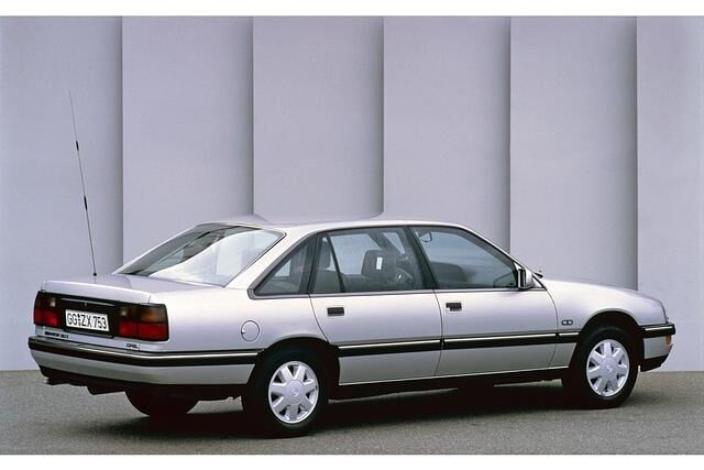 Opel Senator als Repräsentationslimousine für Minister mit verlängertem Radstand