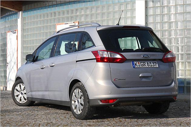 Das Heckdesign ist kein besonderer Leckerbissen - der C-Max sieht hinten besser aus