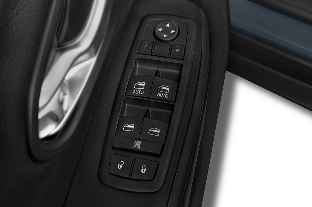 Jeep Cherokee (Baujahr 2014) Trailhawk 5 Türen Bedienungselemente Tür