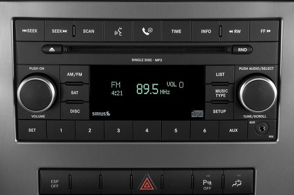 Jeep Commander (Baujahr 2009) Limited 5 Türen Radio und Infotainmentsystem