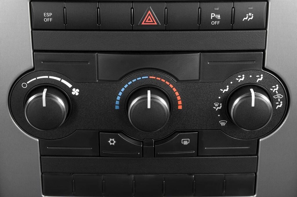 Jeep Commander (Baujahr 2009) Limited 5 Türen Temperatur und Klimaanlage
