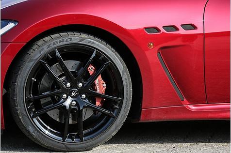 Die Brembo-Stahlbremsen sind nicht exakt dosierbar
