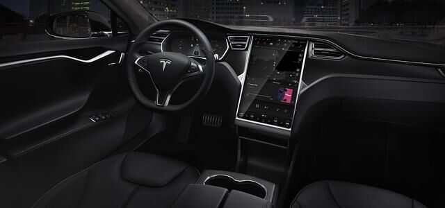 Das Cockpit kommt völlig ohne Knöpfe aus