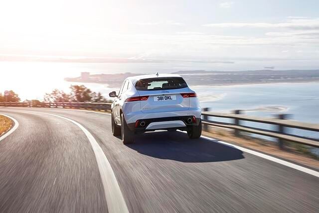 Der E-Pace basiert auf der Architektur des Range Rover Evoque