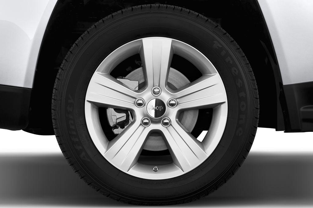 Jeep Compass (Baujahr 2011) Sport 5 Türen Reifen und Felge