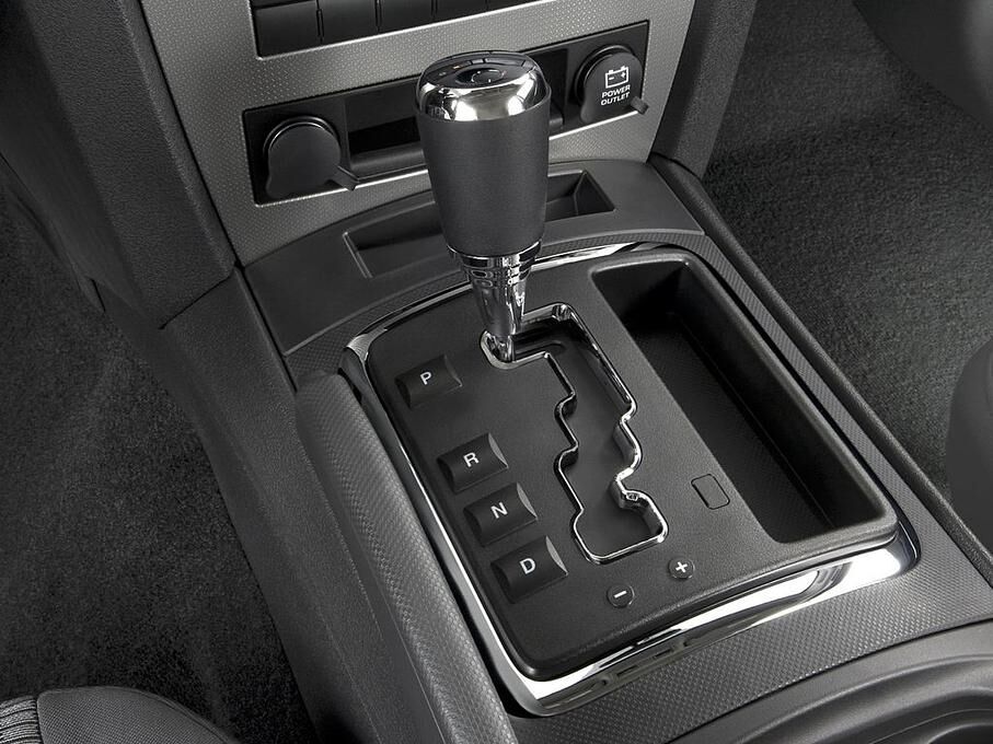 Jeep Grand Cherokee (Baujahr 2010) Laredo 5 Türen Schalthebel