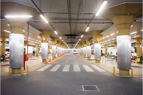 Der unterirdischer Busbahnhof Buenos Aires hat eine Fläche von 17.000 Quadratmetern