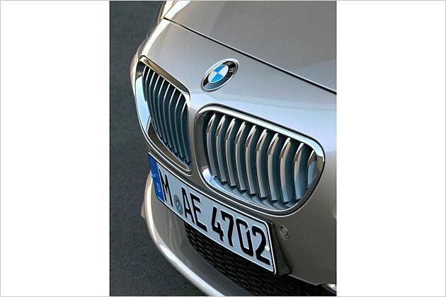 Das viele Chrom am Grill sorgt für einen hochwertigen Eindruck