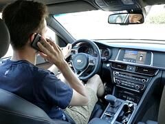 Mobilfunk-Detektor erkennt telefonierende Autofahrer - Achtung, Smartphone-Radar!