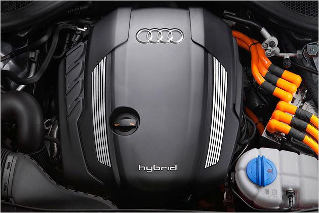 Ein 2.0 TFSI mit 211 PS stellt den Verbrennungsmotor-Teil des Hybrid-Systems