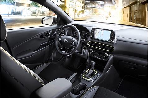 Innen wirkt der Hyundai Kona aufgeräumt