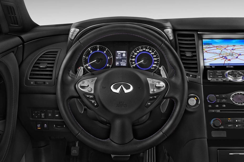 Infiniti QX70 (Baujahr 2015) S 5 Türen Lenkrad