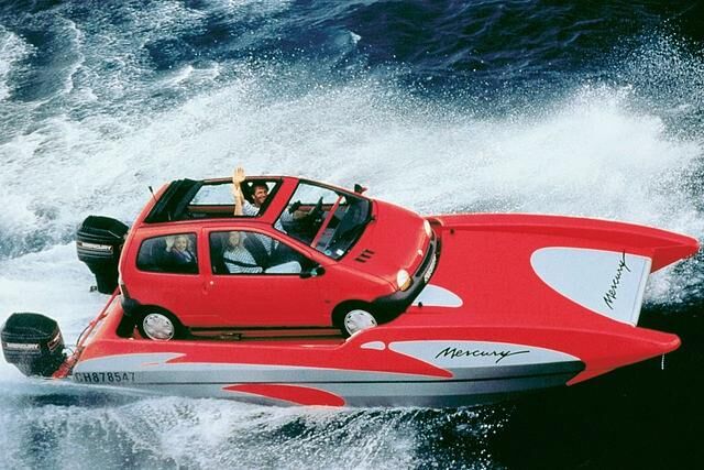 Ein Twingo als Katamaran? Gab es auch