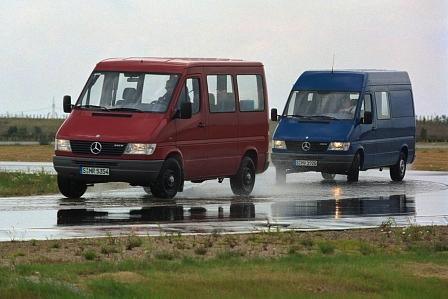 Testfahrt mit ESP: Das elektronische Stabilitätsprogramm geht 1995 in Serie.