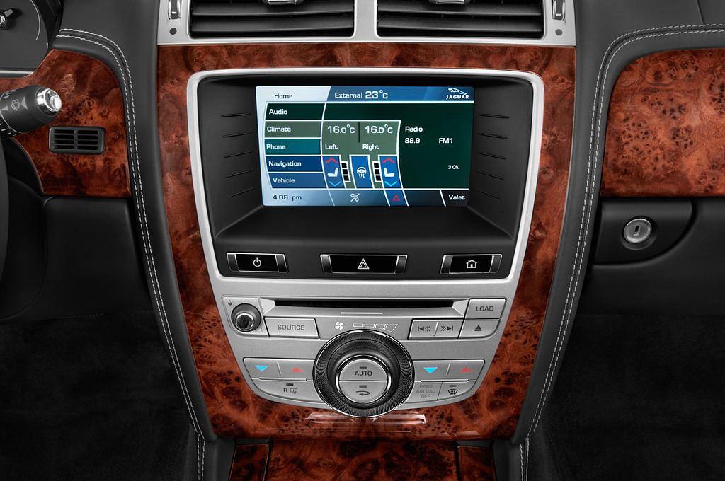 Jaguar XK Series (Baujahr 2012) R 2 Türen Radio und Infotainmentsystem