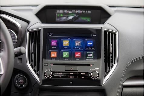 Eine große Touchscreen dominiert im Subaru Impreza das Armaturenbrett