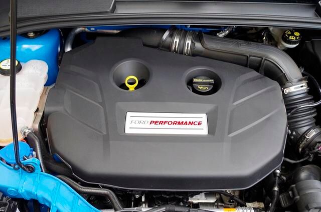 Nichts zu sehen: Vierzylinder-Turbo im Focus RS