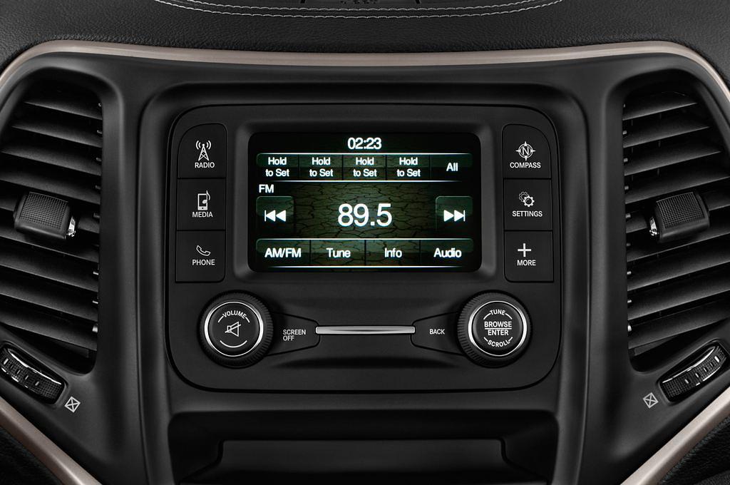 Jeep Cherokee (Baujahr 2014) Longitude 5 Türen Radio und Infotainmentsystem