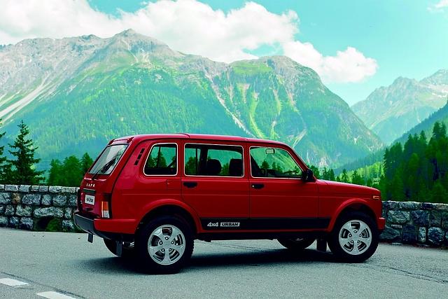 Lada 4x4 - einen halben Meter länger mit fünf Türen