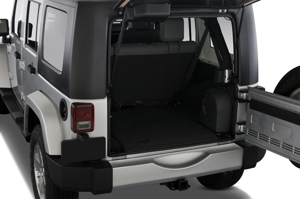 Jeep Wrangler (Baujahr 2010) Unlimited Sahara Auto 5 Türen Kofferraum