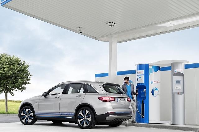 Mercedes GLC F-Cell - in drei Minuten wird getankt