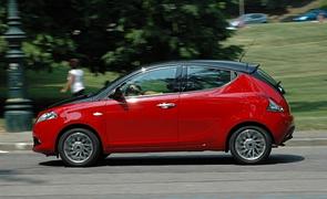 Lancia Ypsilon 0.9 TwinAir - Piccolo Bello