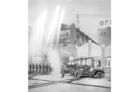 Tradition: Opel-Nutzfahrzeuge - Laster im Logo