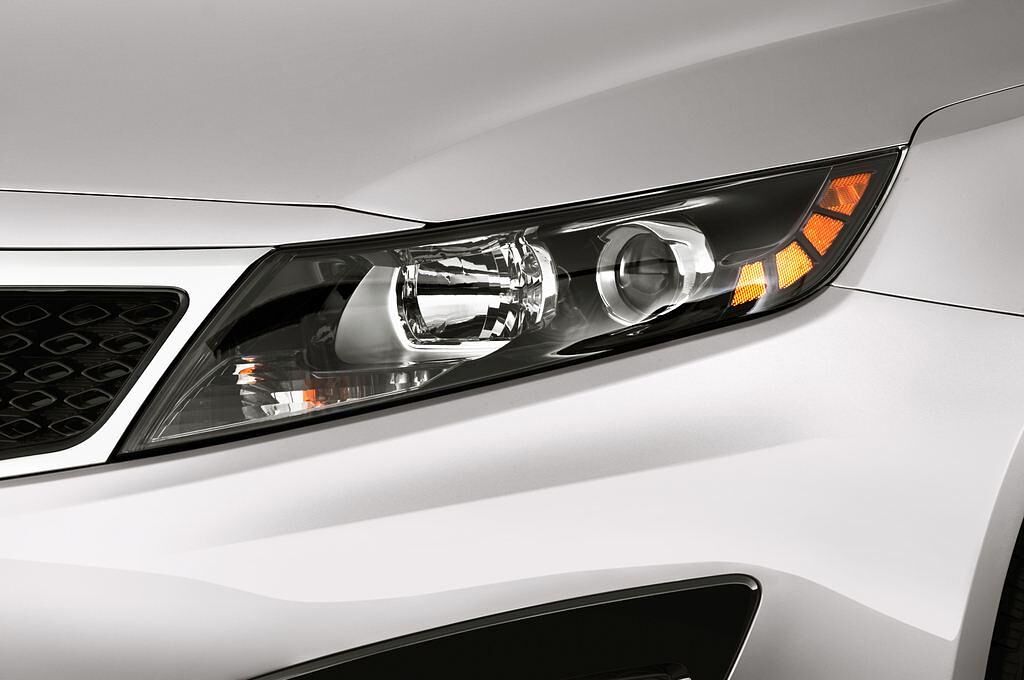 Kia Optima (Baujahr 2012) Attract 4 Türen Scheinwerfer