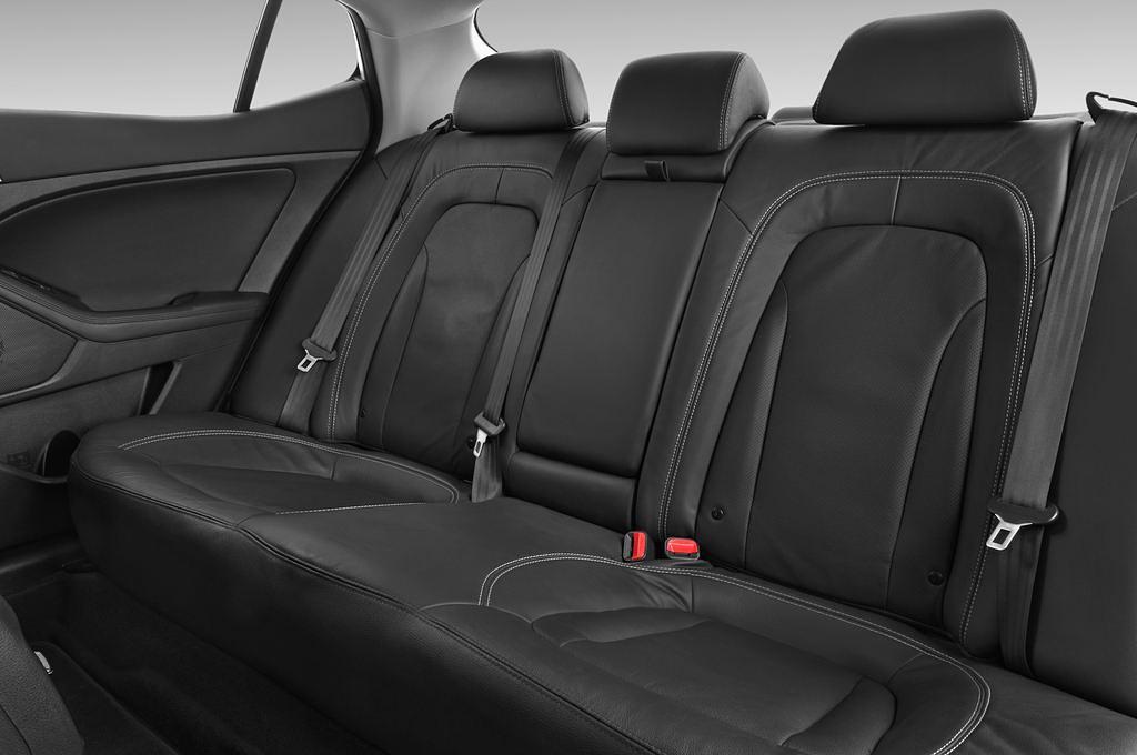 Kia Optima (Baujahr 2013) Attract 4 Türen Rücksitze