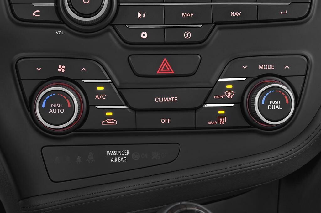 Kia Optima (Baujahr 2013) Attract 4 Türen Temperatur und Klimaanlage