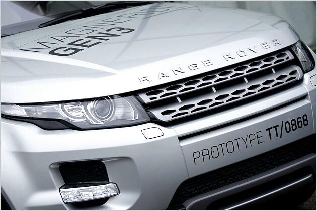 Die Land-Rover-Ingenieure legen Wert darauf, dass die getesteten Prototypen noch nicht das Serienstadium erreicht haben