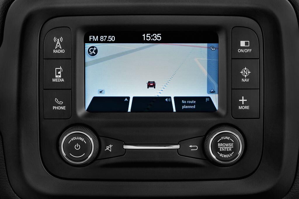 Jeep Renegade (Baujahr 2015) Longitude 5 Türen Radio und Infotainmentsystem