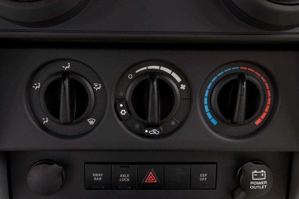 Jeep Wrangler (Baujahr 2010) Rubicon 3 Türen Temperatur und Klimaanlage